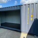 本社案件　同行！大阪府豊中市　シャッターコンテナ（20Fコンテナ改造） 1