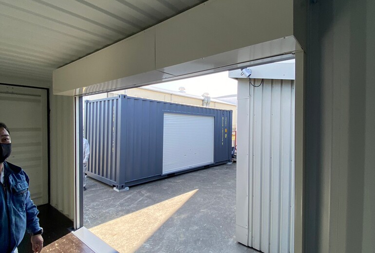 本社案件　同行！大阪府豊中市　シャッターコンテナ（20Fコンテナ改造） 3