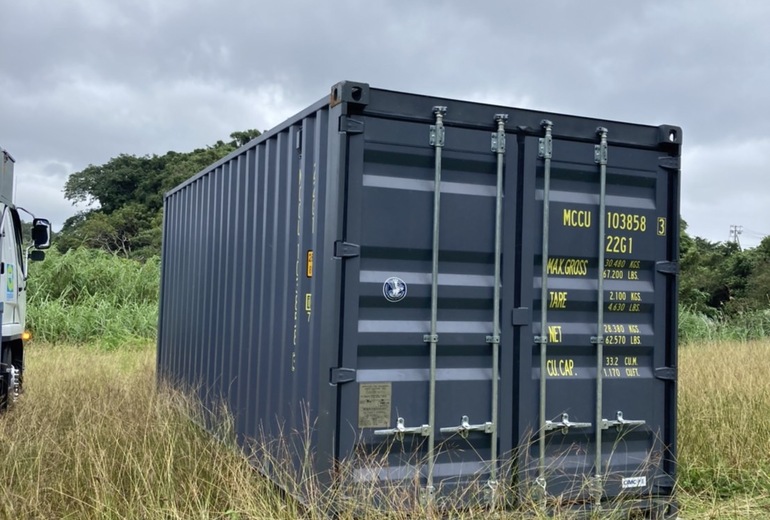 本部町　20F新品コンテナ（ダークグレー）納品！ 1