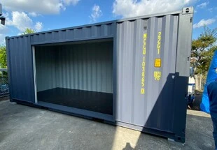 本社案件　同行！大阪府豊中市　シャッターコンテナ（20Fコンテナ改造）